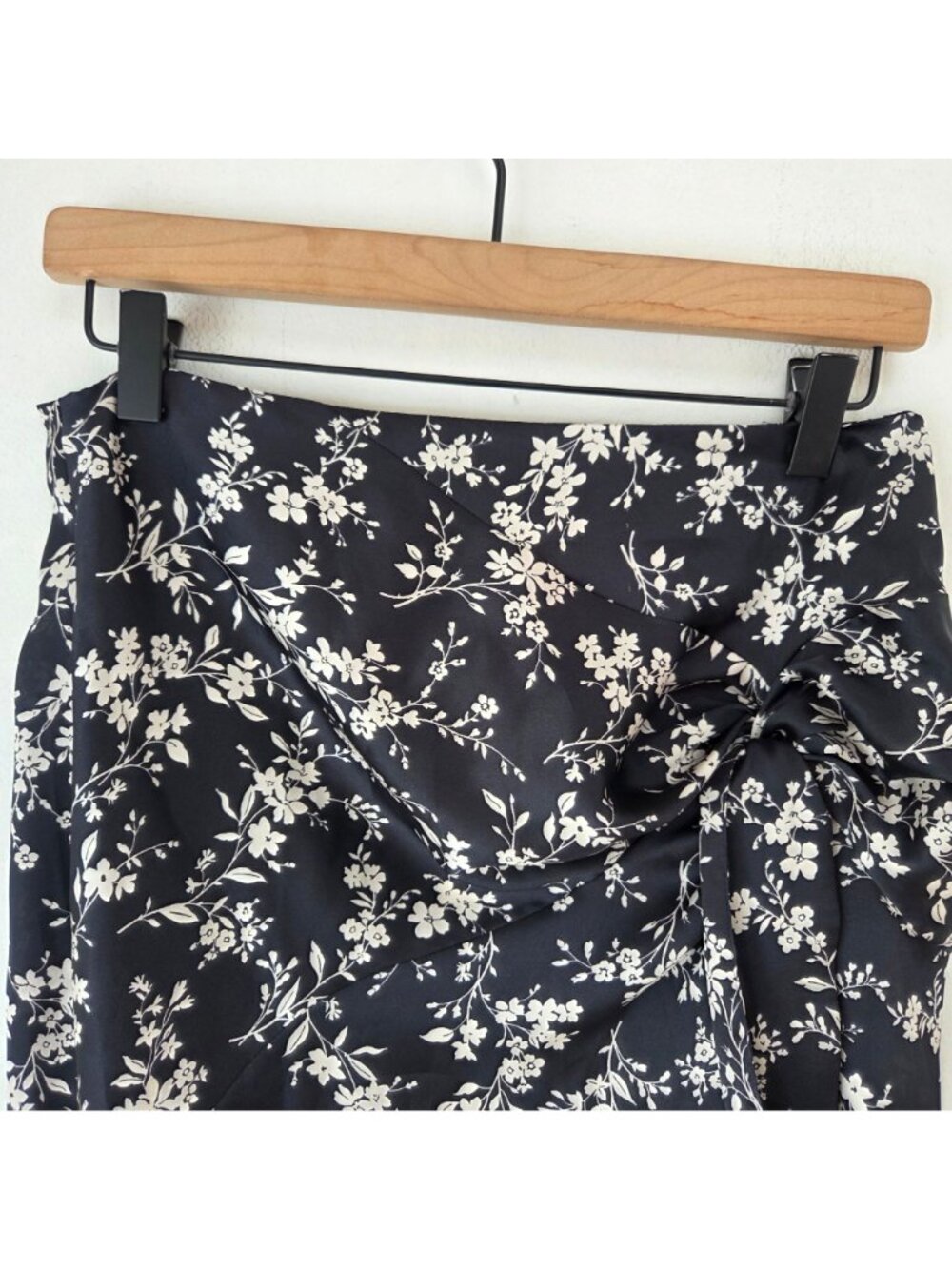 NWT Zara Black Floral Midi Skirt Career Cocktail Women's M - Picture 3 of 11